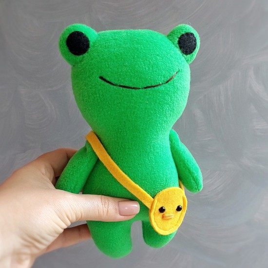 Frog with duck bag Pdf pattern and tutorial, plush frog sewing tutorial, stuffed animal pattern, easy pattern, plushie pattern Frog with duck bag Pdf pattern and tutorial, plush frog sewing tutorial, stuffed animal pattern, easy pattern, plushie pattern