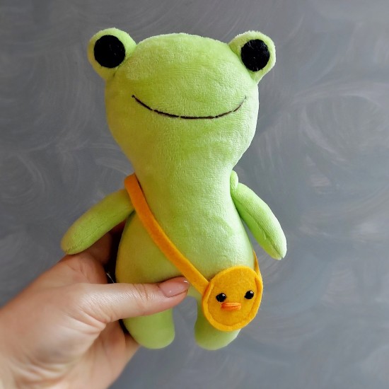 Frog with duck bag Pdf pattern and tutorial, plush frog sewing tutorial, stuffed animal pattern, easy pattern, plushie pattern Frog with duck bag Pdf pattern and tutorial, plush frog sewing tutorial, stuffed animal pattern, easy pattern, plushie pattern